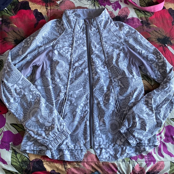 Lululemon Run: Travel To Track Jacket - Picture 6 of 11